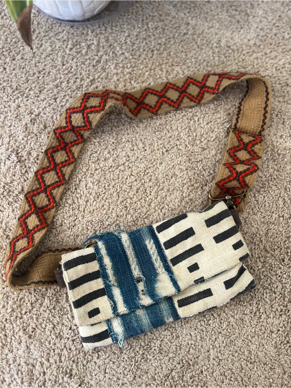 Handmade Woven Crossbody - Berry & Bark